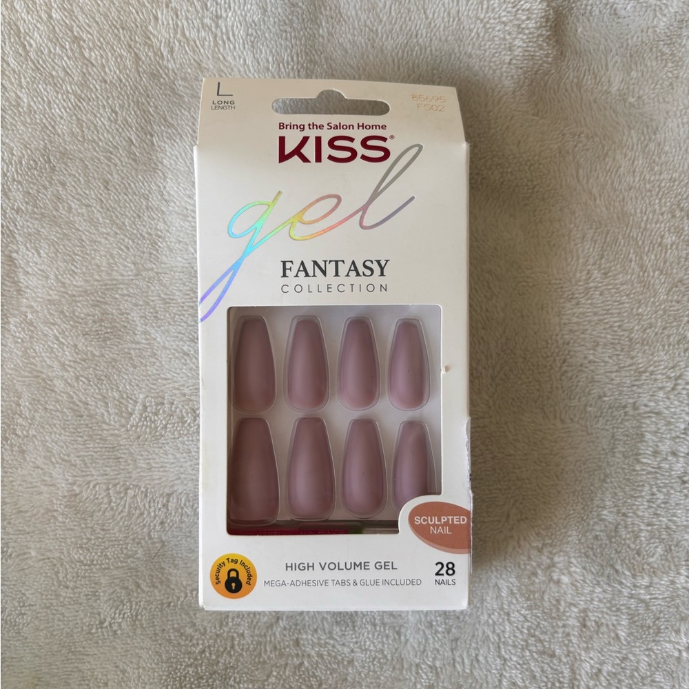 Kiss Fantasy Collection high-volume gel fake nails with glue included